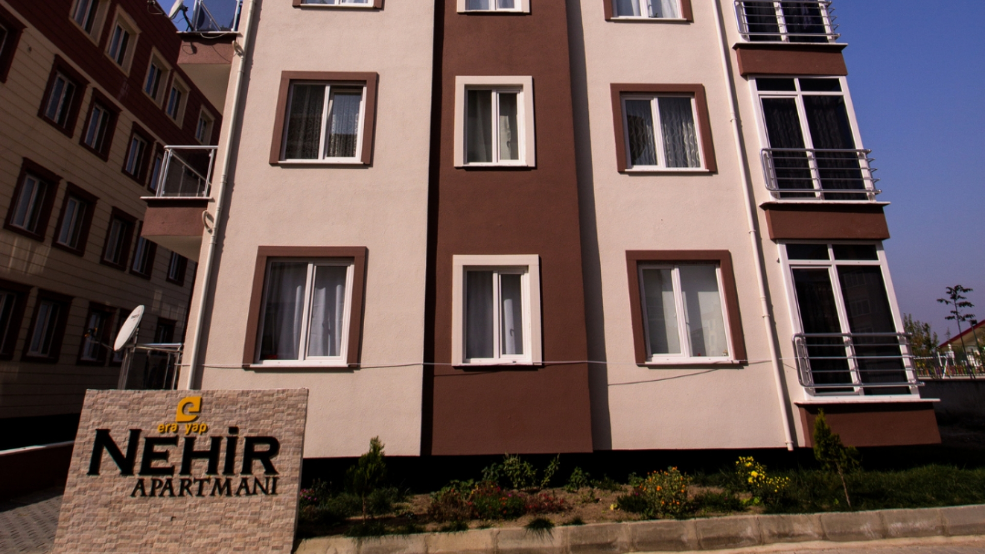 Nehir Apartmanı
